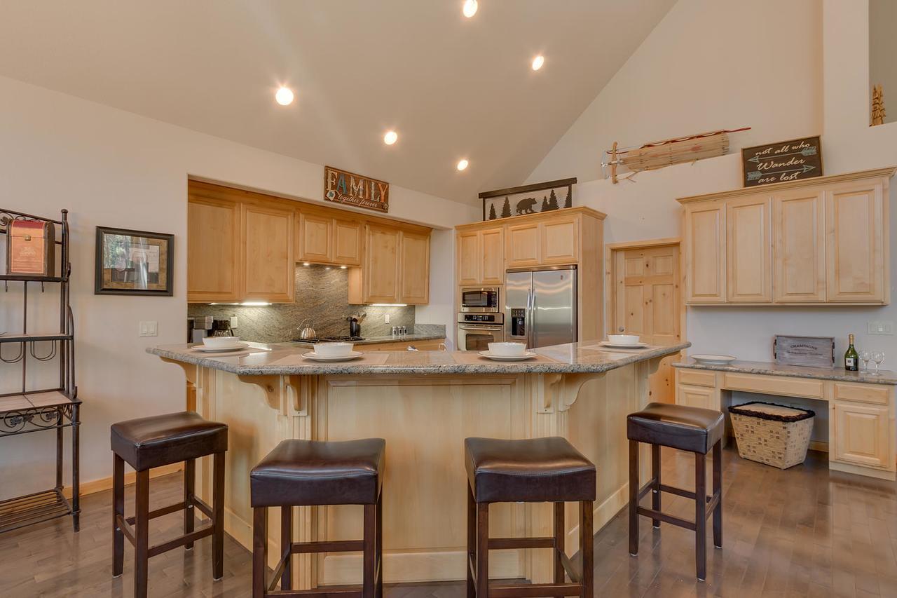 Sugar Pine Lodge - Four Bedroom Home Саус Лэйк Тахо Экстерьер фото